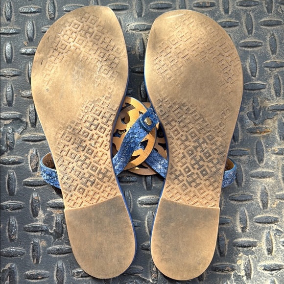 Tory Burch Blue Sandals with Elegant Design - Picture 8 of 11